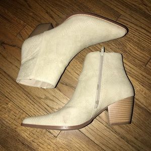 vegan going west boot